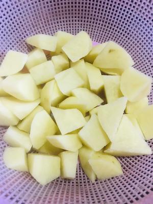 新疆特色大盘鸡（附加皮带面做法）的做法 步骤5