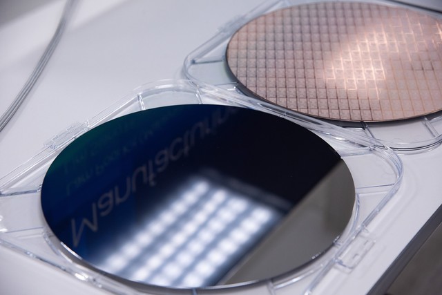 架构设计大改 核显性能翻倍 AI性能跃升！英特尔酷睿Ultra深度解析