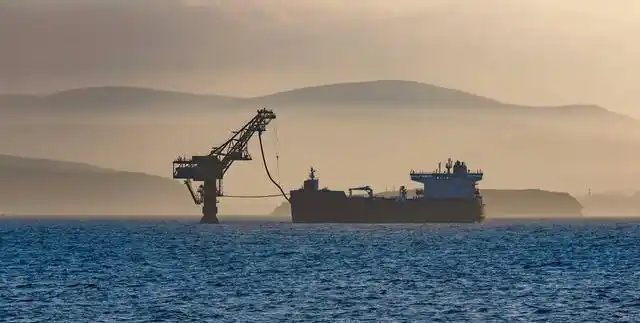 俄罗斯外贸数据暴跌_俄罗斯房价下跌_俄罗斯经济制裁