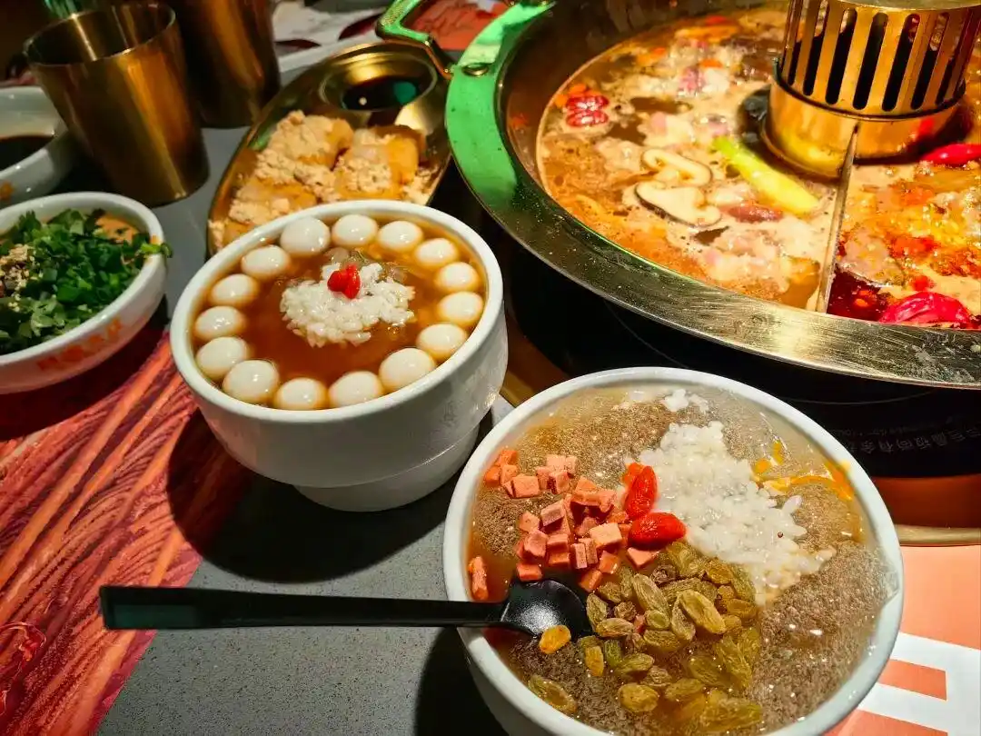 白金期货价格走势图_大宗商品基金_黄金ETF投资