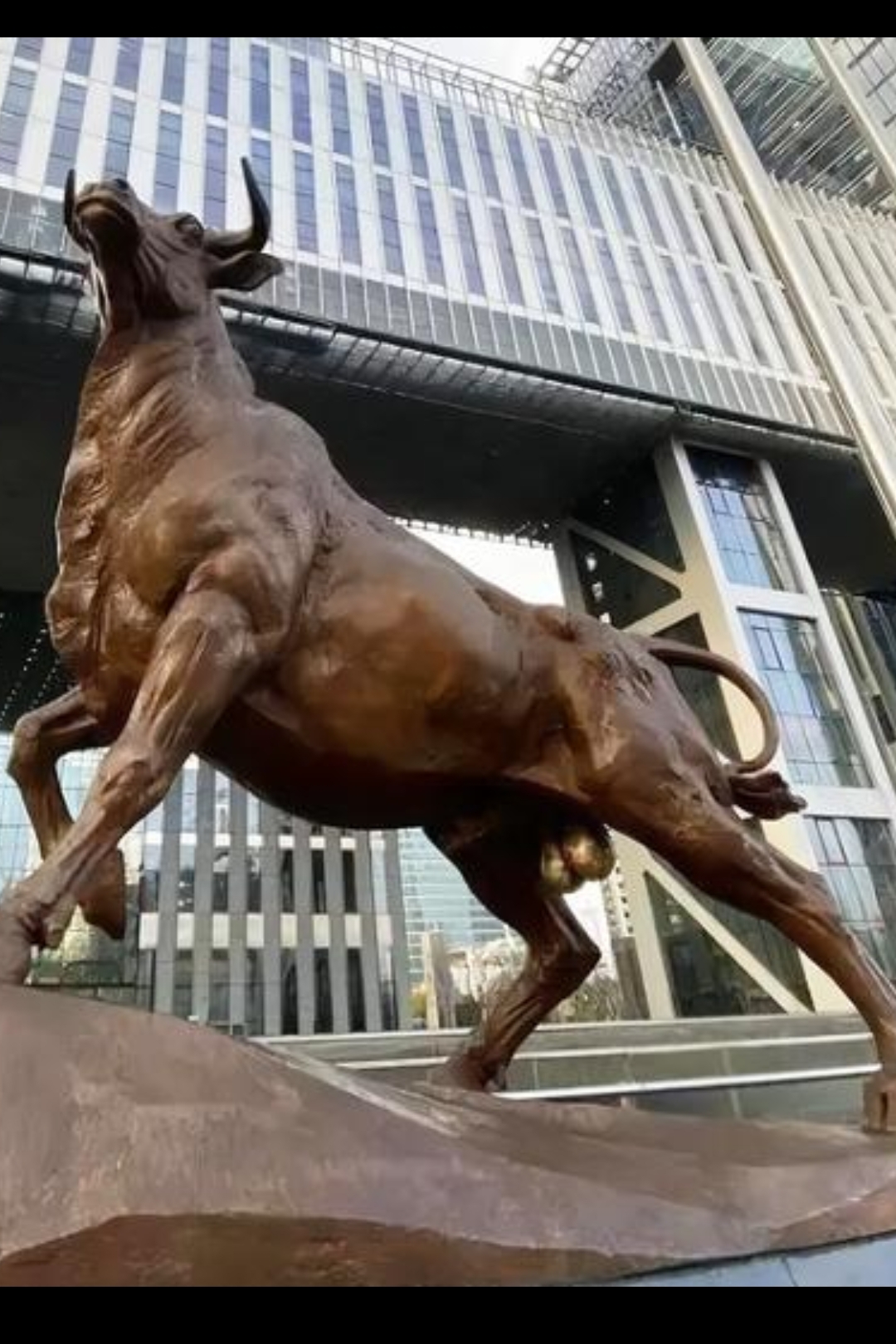 人民币汇率上升A股投资_美元指数下跌黄金价格走势_全球股票指数编制及其汇率难题解析