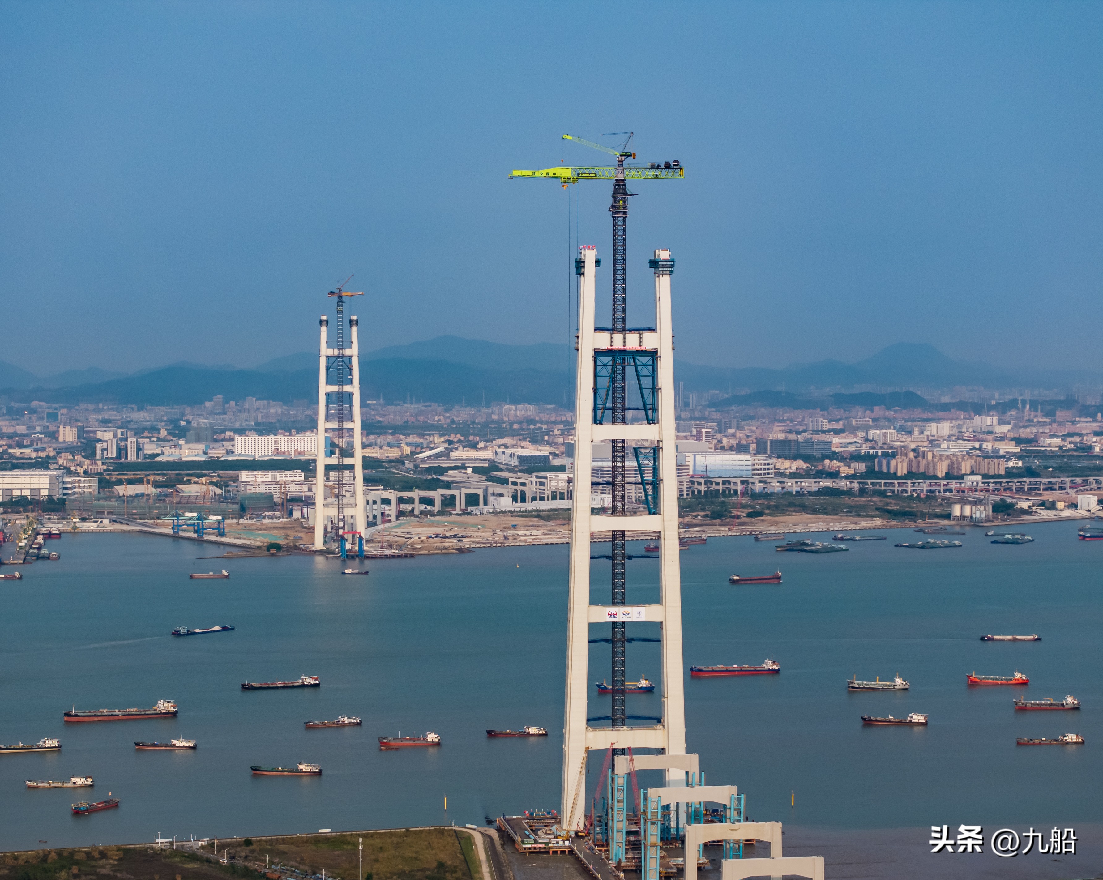 双层悬索桥世界纪录_狮子洋大桥主塔封顶_悬索桥的发展趋势